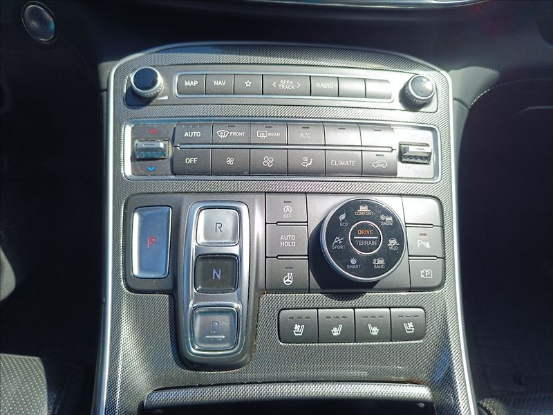 Hyundai Santa Fe 2,2 CRDi, DCT, 4x4 Premium - fotka 18 z 25