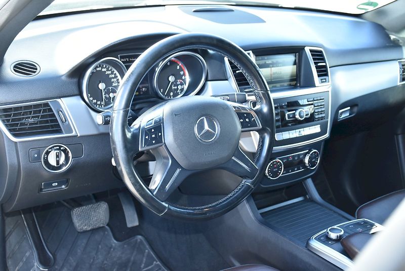 Mercedes-Benz Třídy M (2013) 3.0 Cdi 190kW 4x4 - fotka 15 z 31