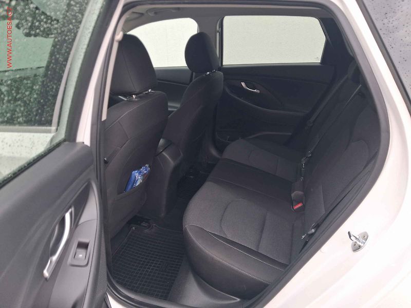 Hyundai i30 (2023) 1.5 T-GDi 48V, 1.maj,ČR - fotka 10 z 18