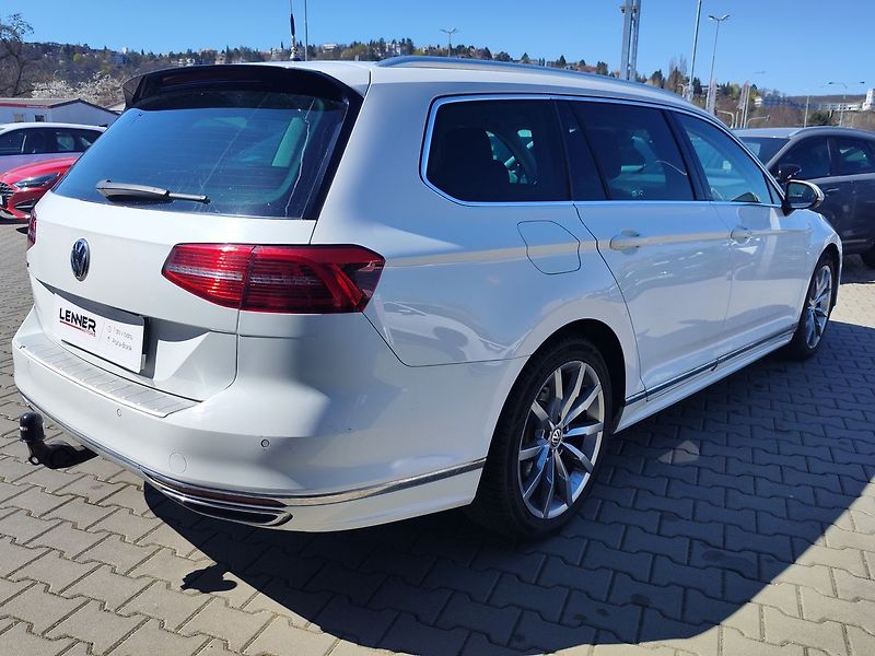 Volkswagen Passat 2.0 TDi/110kW Highline DSG ČR - fotka 5 z 37