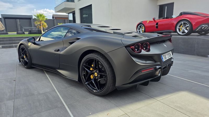 Ferrari F8 (2020) SERVIS-PLNÁ ÁRUKA-MAT WRAP - fotka 4 z 13