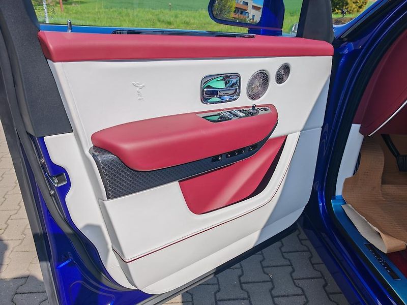 Rolls-Royce Cullinan Black Badge, CZ, Nový vůz - fotka 7 z 26