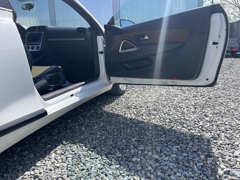 Volkswagen Scirocco 1.4TSi 125PS SPORT EDITION TOP - fotka 126 z 178