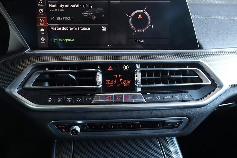 BMW X5 M50d - fotka 18 z 27