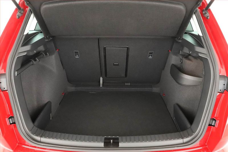 Škoda Karoq (2024) 1.0 TSI, Drive, FullLed - fotka 10 z 15