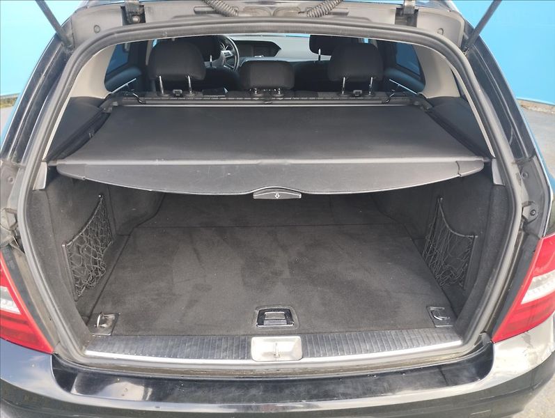 Mercedes-Benz Třídy C 2.2 CDi 150KW   2,1 - fotka 22 z 22