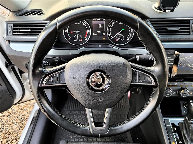 Škoda Superb 2,0 TDI,140kw,DSG,Panorama - fotka 20 z 50