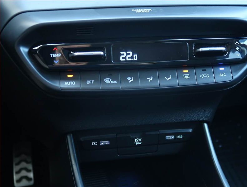 Hyundai Bayon (2022) 1.2 i, ČR,1.maj, Serv.kniha - fotka 19 z 26