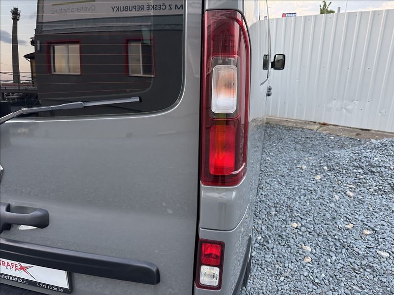 Renault Trafic 1,6 DCi 8míst WEBASTO tažné ČR - fotka 20 z 50