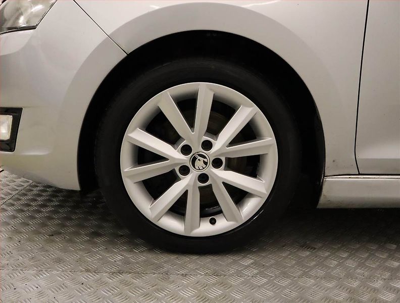 Škoda Rapid (2013) Style 1.6 TDI, nová STK - fotka 15 z 18