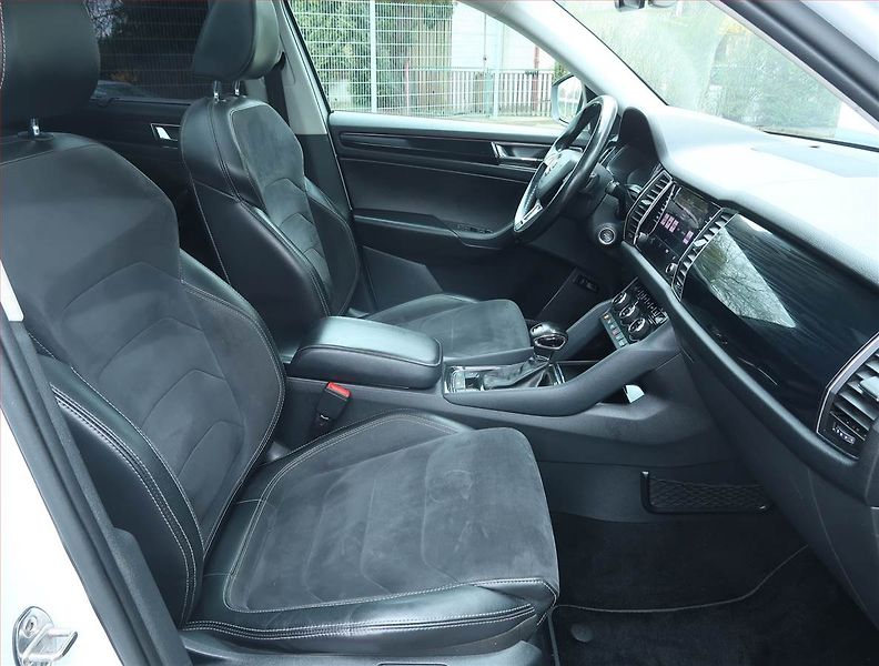 Volkswagen Multivan (2010) Comfortline 2.0 TDI 4Motion - fotka 7 z 18