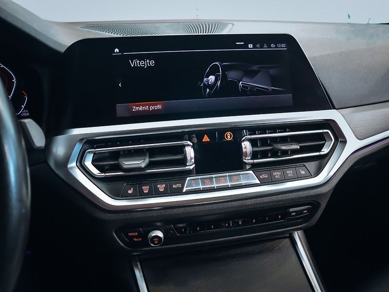 BMW Řada 3 3M340i xDrive 275 kW - fotka 17 z 27