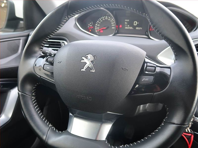 Peugeot 308 (2019) 1.2 PureTech, ČR,1.maj - fotka 17 z 17
