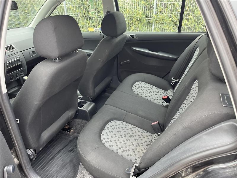 Škoda Fabia 1,4 TDi KLIMA STK 8/2026 - fotka 12 z 25