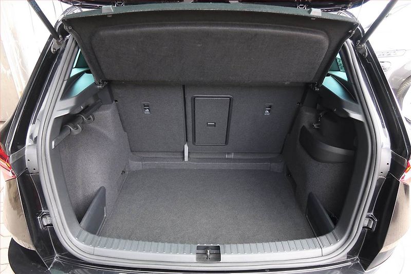 Škoda Karoq (2023) Sportline 1.5 TSI - fotka 14 z 20