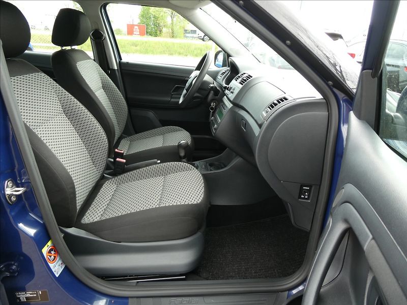 Škoda Fabia 1,2 TSi 63kW 2x kola, klima - fotka 15 z 38