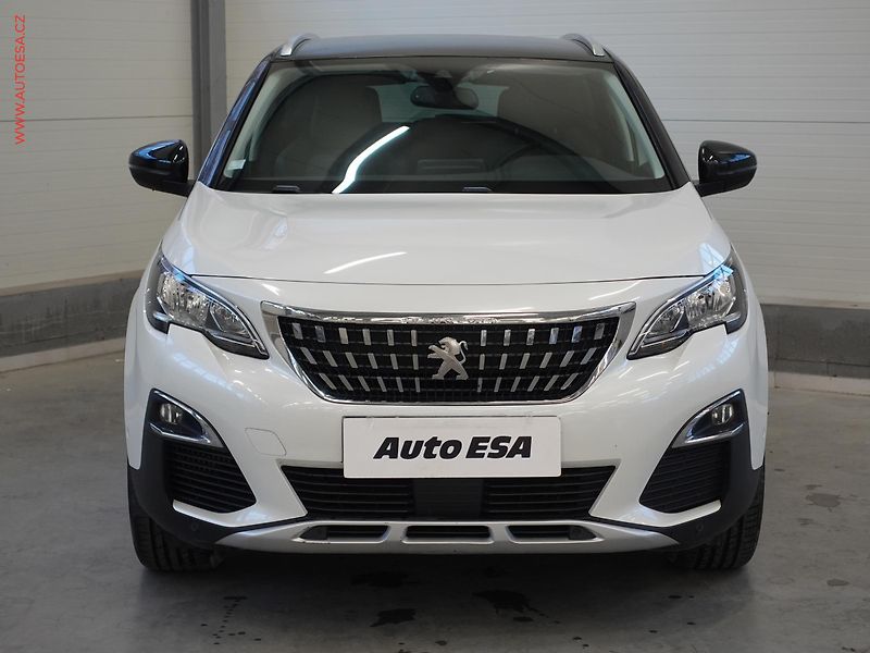 Peugeot 3008 (2019) 1.2PT, Allure, AT, navi - fotka 2 z 22