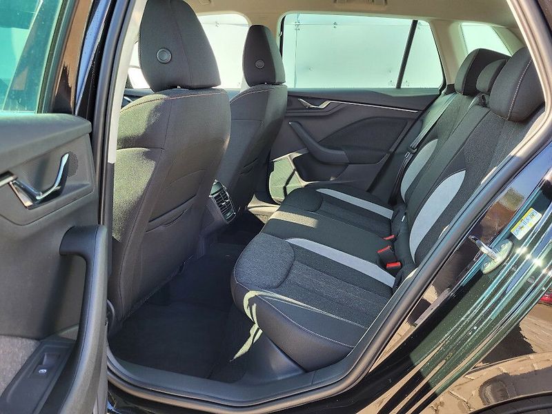 Škoda Kamiq Top Selection 1,5TSI 110kW - fotka 10 z 27