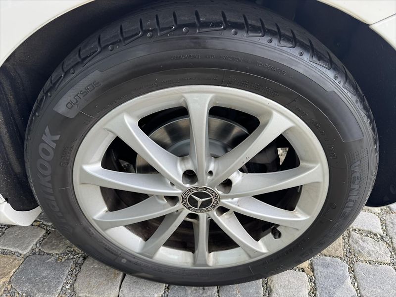 Mercedes-Benz Třídy A A 200 Progressive - fotka 29 z 29