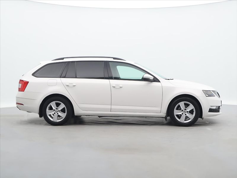 Škoda Octavia 1,6 TDI 85kW CZ Ambition - fotka 8 z 31