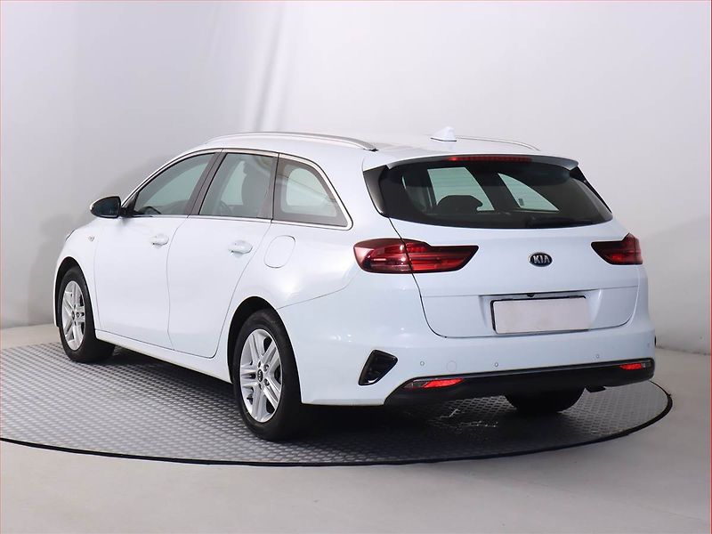 Kia Ceed (2019) Gold 1.4 T-GDI, Automat - fotka 4 z 18