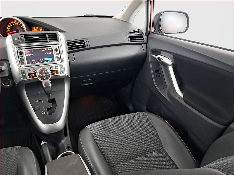 Toyota Verso (2012) 1.8 Valvematic, Automat, ČR - fotka 8 z 18