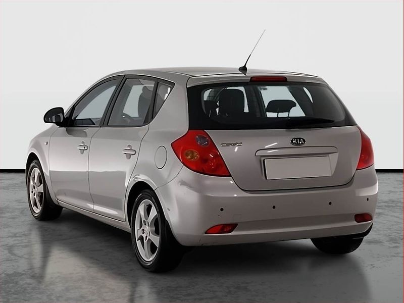 Kia Ceed (2007) 1.6 i, nová STK, dobrý stav - fotka 4 z 16