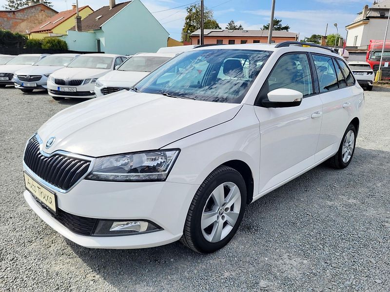 Škoda Fabia 1.0 TSI AMBITION Combi TOUR - fotka 1 z 46