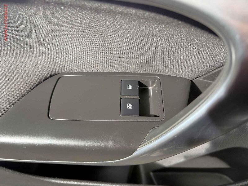 Opel Insignia (2011) 1.4T, Navi, výhřev sed - fotka 12 z 16