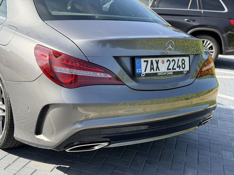 Mercedes-Benz CLA (2018) 180 90 kW / AMG line - fotka 10 z 19