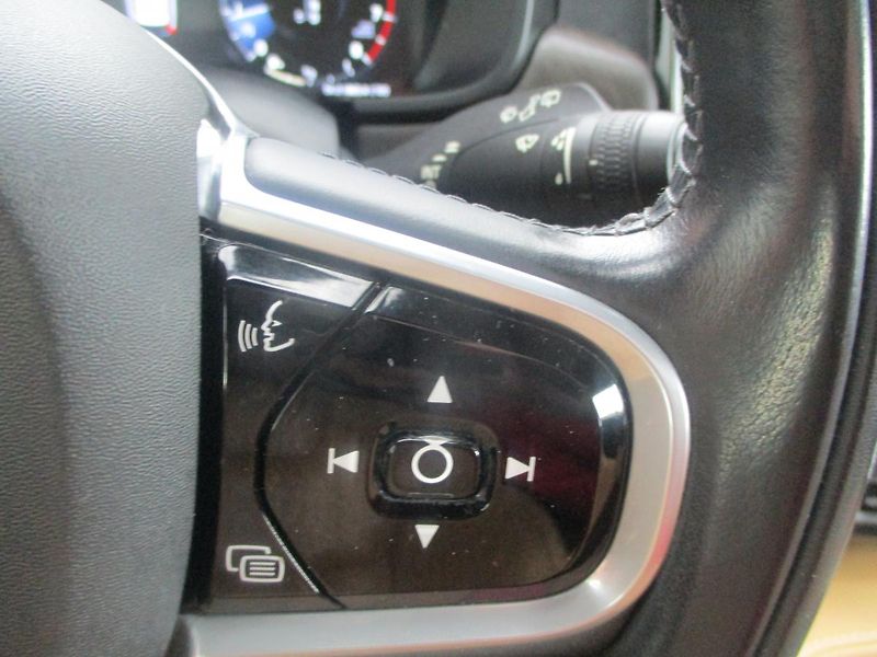 Volvo V90 T6 CROSS COUNTRY PRO 246kW - fotka 26 z 47
