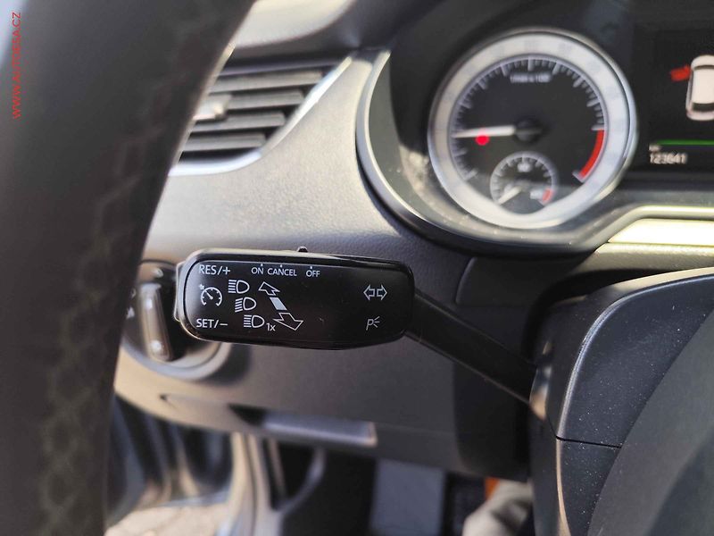 Škoda Octavia (2017) 2.0TDi, LED, navi - fotka 22 z 25