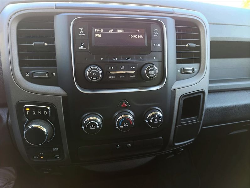 Dodge RAM 1500 3,6 i 4x4 Automat 6míst Tažné - fotka 17 z 35