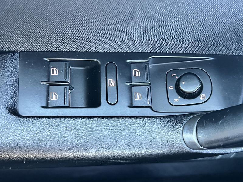 Volkswagen Passat 2.0TDi 103kw DSG odp. DPH - fotka 12 z 48