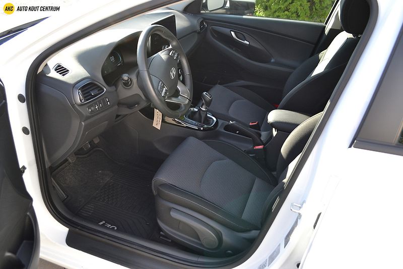 Hyundai i30 WG 1,5I MT SMART FAMILY NAVI F - fotka 18 z 51