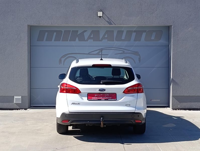 Ford Focus 1.0 ECOBOOST TREND ČR 1.MAJ  - fotka 6 z 27