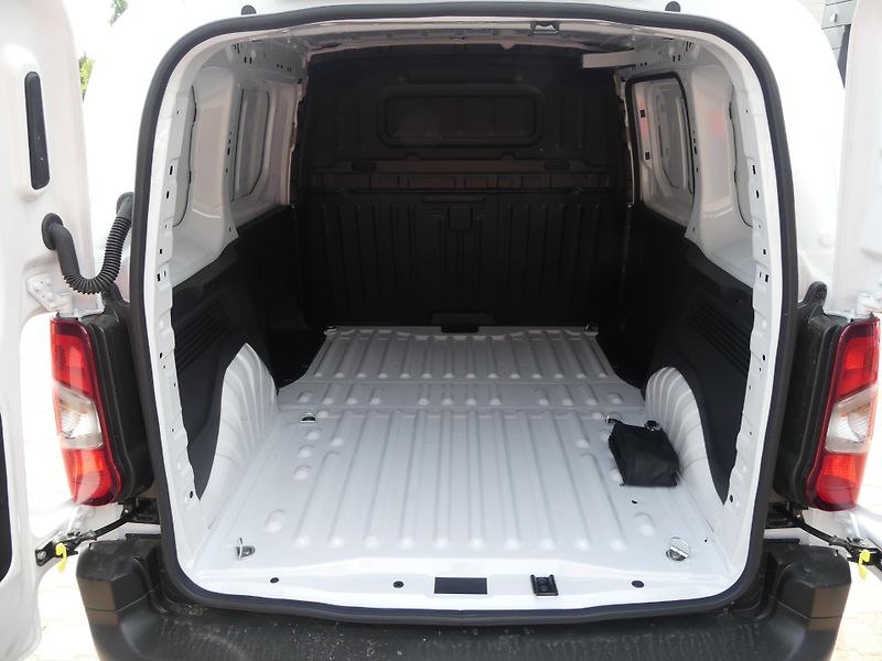 Citroën Berlingo (2026)  VAN L1 650 BlueHDi 100 MAN6 - fotka 9 z 19