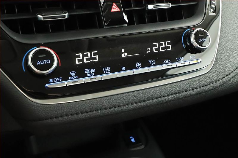 Toyota Corolla (2023) Active 1.8 Hybrid, Automat, ČR - fotka 14 z 18