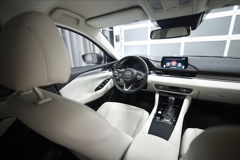 Mazda 6 2,5 SKYACTIV-G AT NAVI KŮŽE ČR - fotka 12 z 44