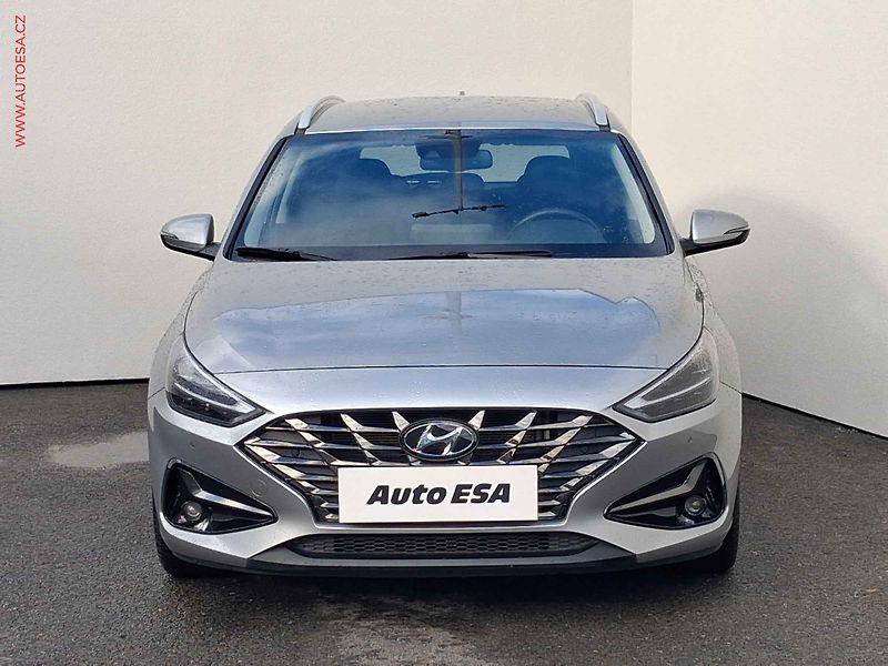 Hyundai i30 (2022) 1.5T-GDi 48V MHEV, ČR, Style - fotka 2 z 19
