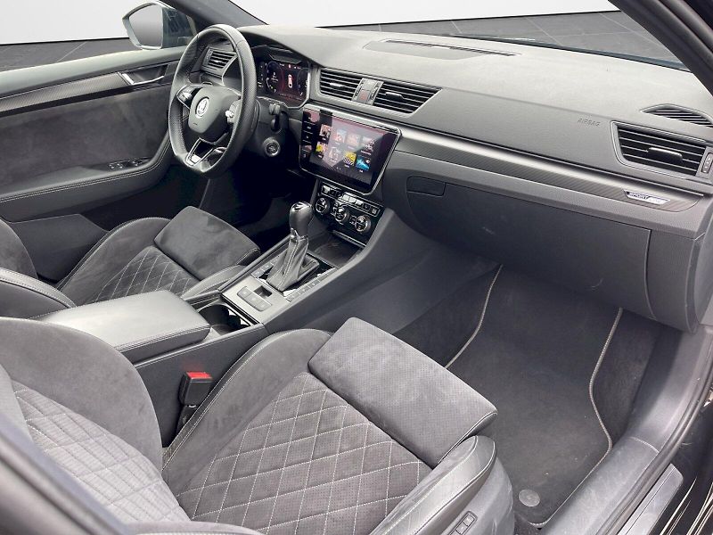 Škoda Superb (2022) Sportline 2.0 TDI 147kW DSG - fotka 23 z 35