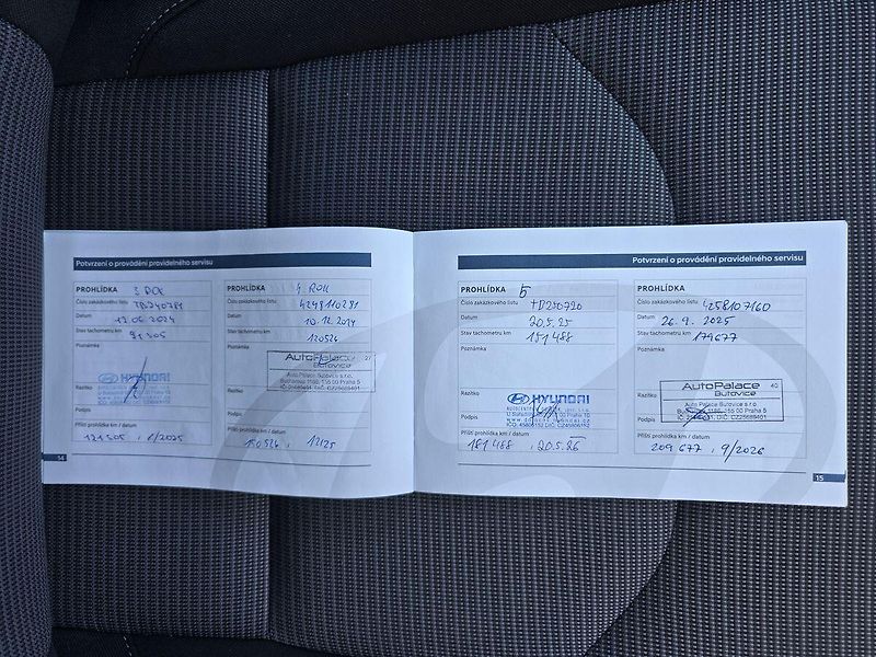Hyundai i30 1.5i COMFORT LED KAMERA NAVI - fotka 38 z 41