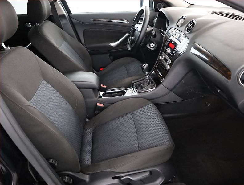 Ford Mondeo (2008) 2.0 TDCi, po STK, Tažné - fotka 7 z 12