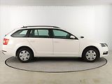 Škoda Octavia (2019) 1.6 TDI, Serv.kniha, Navi - náhled 6