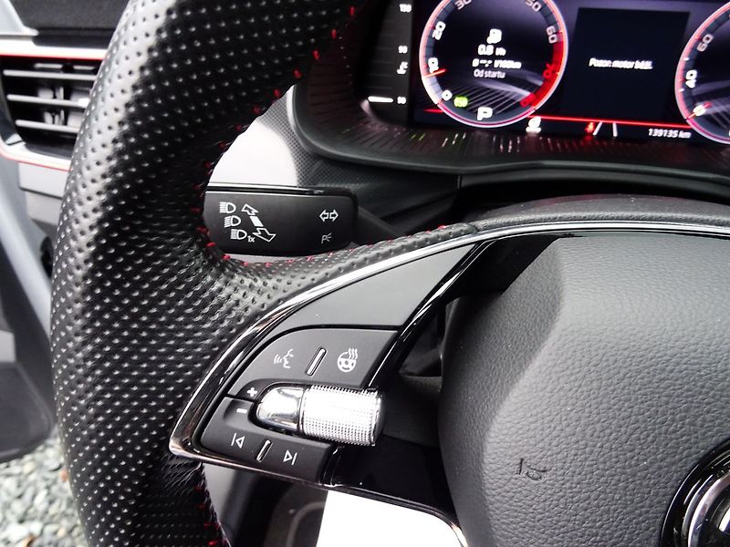 Škoda Kamiq 1.5TSI DSG Monte Carlo DPH - fotka 17 z 32