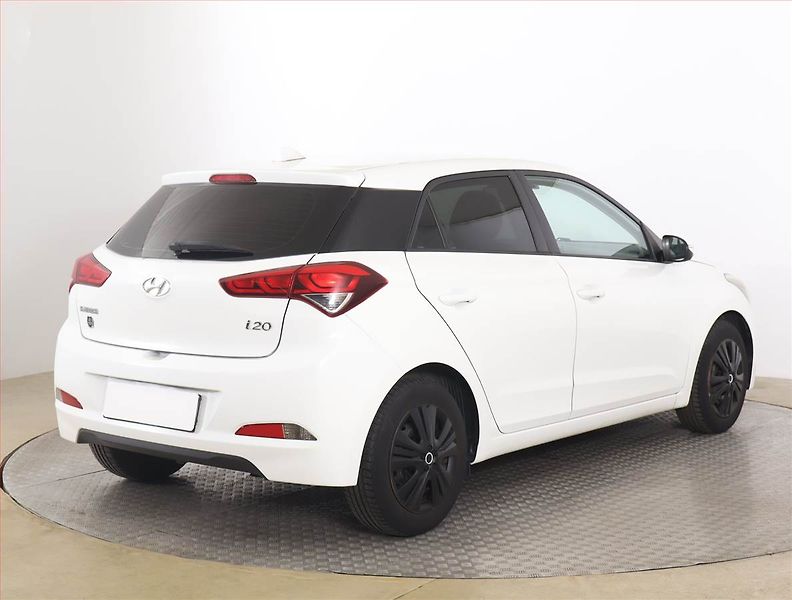 Hyundai i20 (2016) 1.2 - fotka 5 z 15