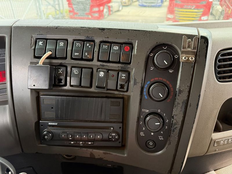 Renault Kerax 450 S3 8x4 EURO 4 - fotka 17 z 18