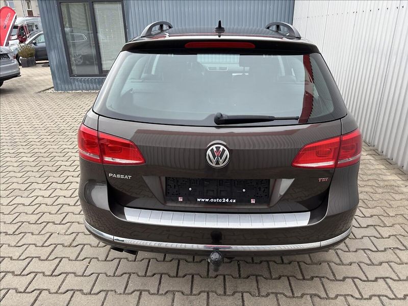 Volkswagen Passat Variant 1,4 TSi Comfortline - fotka 13 z 13