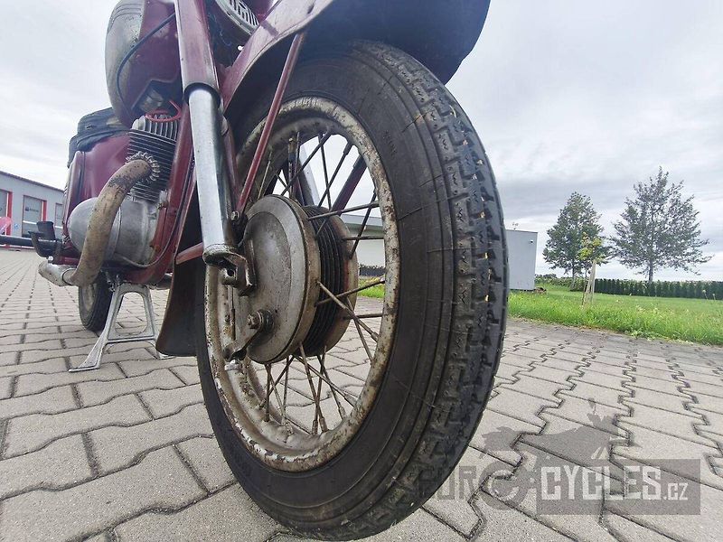 Jawa 250/353 (1961) - fotka 9 z 11