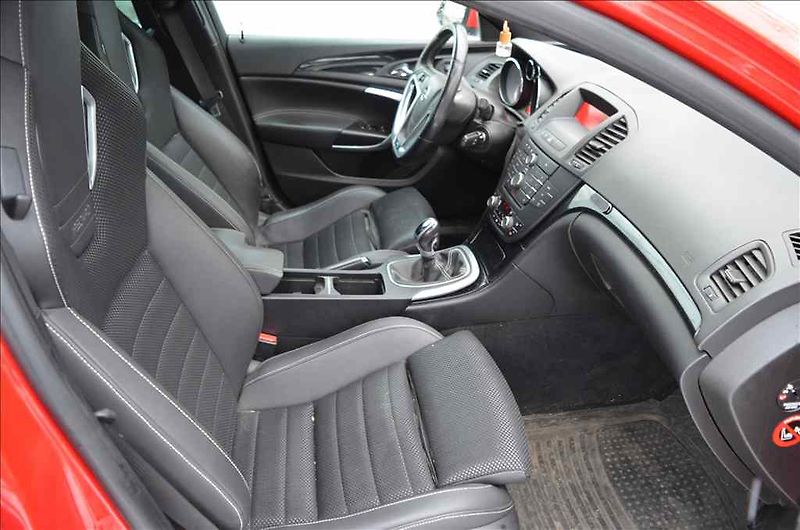 Opel Insignia (2011) ST 2,8 OPC 4X4 - fotka 22 z 25